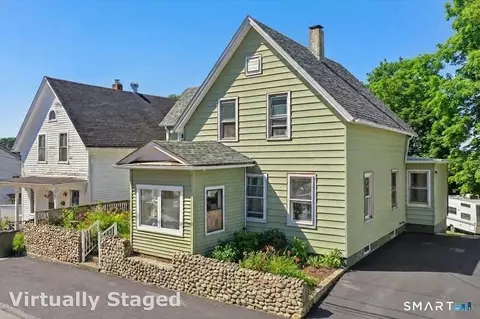 68 Division St, Norwich, CT 06360