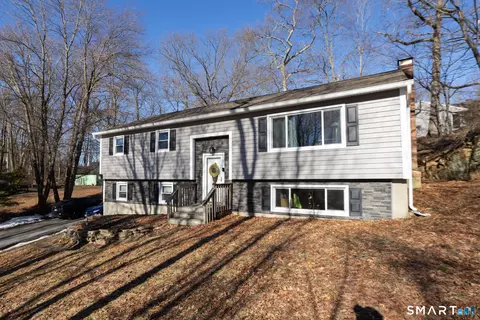 33 Kings Hwy, Shelton, CT 06484