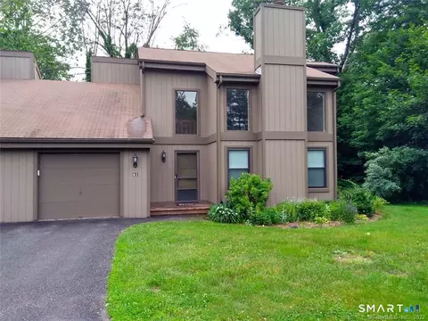 41 E Meadow Rd, Southbury, CT 06488