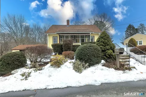 15 Brewster Rd, Milford, CT 06460
