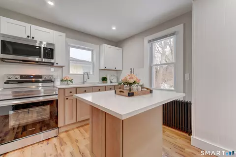 316 Tyler St, East Haven, CT 06512