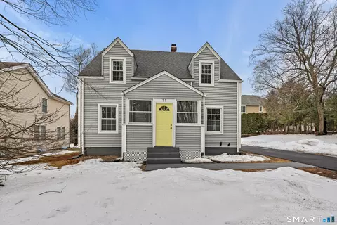 35 Kingston St, Wethersfield, CT 06109