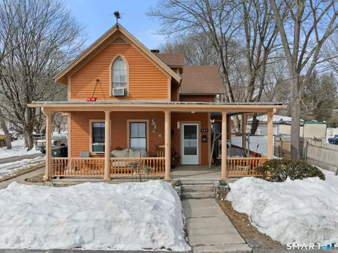 125 Mountain St, Willimantic, CT 06226