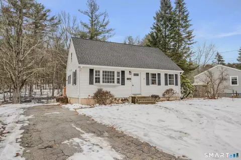 124 James St, Colchester, CT 06415