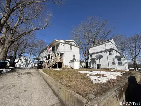 2-12 Lyon St, Putnam, CT 06260