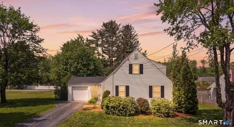 21 Echo Ln, West Hartford, CT 06107