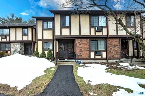 110 Foxwood Close Close #110, Milford, CT 06461
