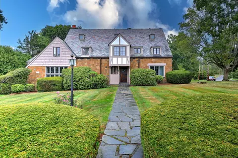124 Churchill Rd, Hamden, CT 06517