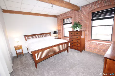 222 Williams St E #224, Glastonbury, CT 06033