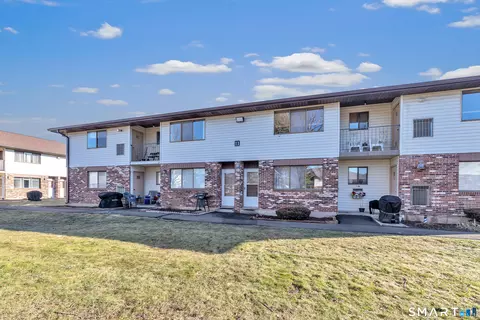 55 Thompson St #11G, East Haven, CT 06513