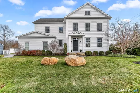 10 Pansy Rd, Fairfield, CT 06824