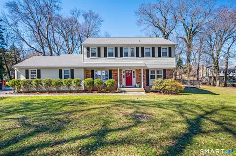 19 Oriole Dr, Norwalk, CT 06851