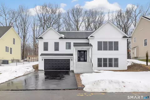 32 Larovera Ter, Ansonia, CT 06401