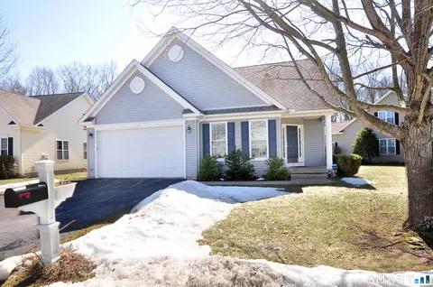 27 Grand Blvd #27, Ellington, CT 06029