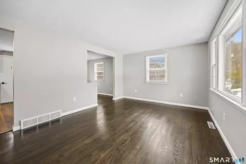 Living - 175 Devonwood Dr, Waterbury, CT 06708 photo 2 of 5