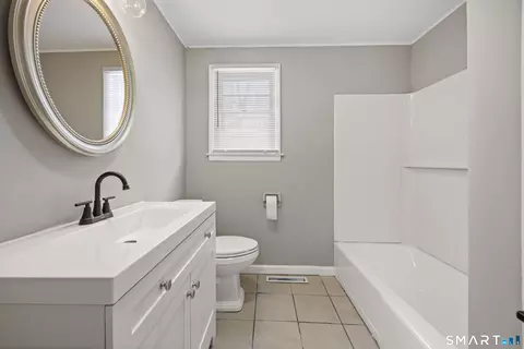 Bath - 175 Devonwood Dr, Waterbury, CT 06708 photo 1 of 1