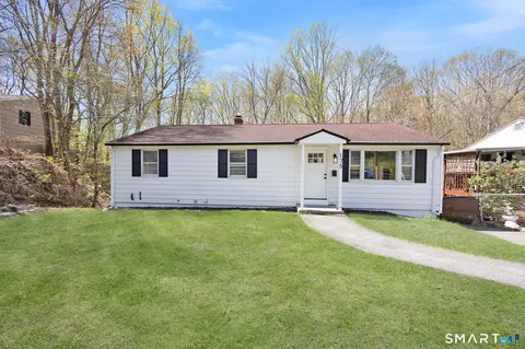 175 Devonwood Dr, Waterbury, CT 06708