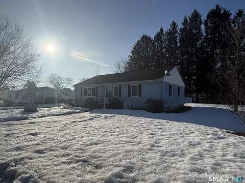 Exterior - 29 Rosedale St, Killingly, CT 06239 photo 4 of 7