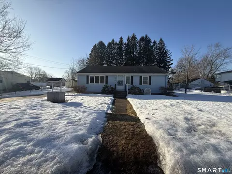 Exterior - 29 Rosedale St, Killingly, CT 06239 photo 2 of 7