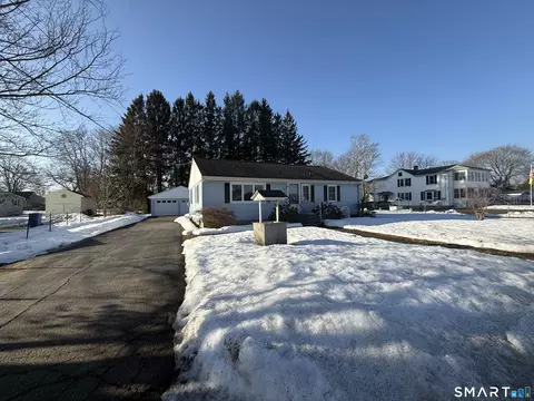 Exterior - 29 Rosedale St, Killingly, CT 06239 photo 3 of 7