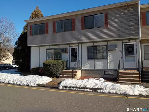 30 Coach Cir #1, Naugatuck, CT 06770