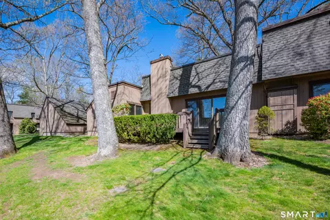 14 Canterbury Ln #14, Avon, CT 06001