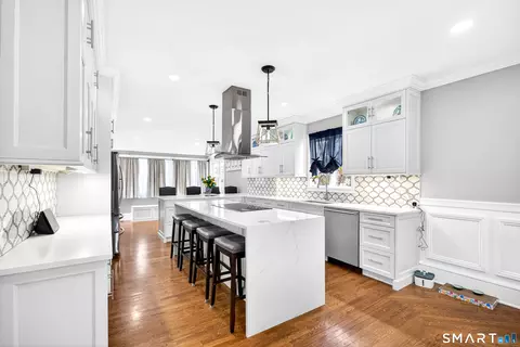 37 Edward St, East Haven, CT 06512