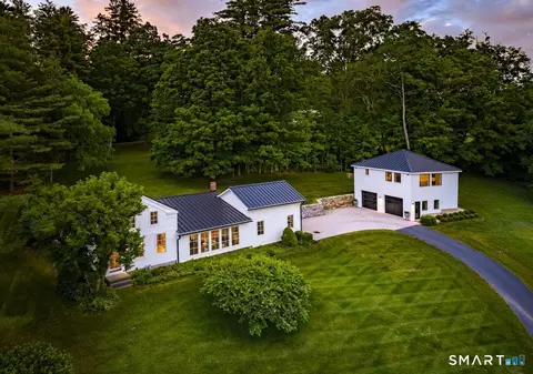 31 Belgo Rd, Lakeville, CT 06039