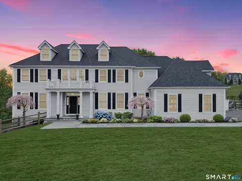 1 Meadow Ridge Dr, New Fairfield, CT 06812