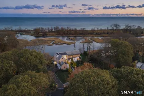 19 Beachside Cmn, Westport, CT 06880