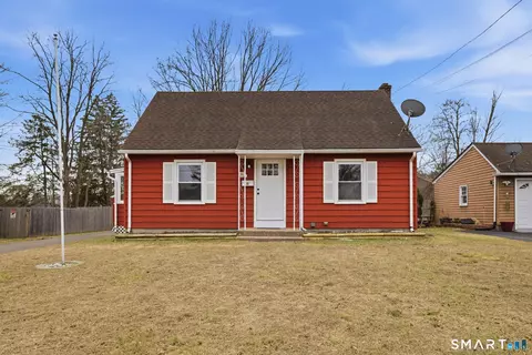 9 Grand St, Enfield, CT 06082