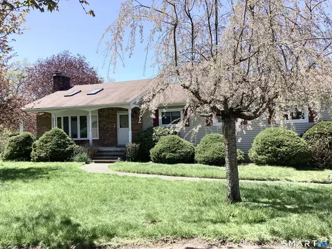 90 Brook Hill Rd, Hamden, CT 06514