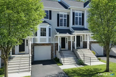 1902 Cypress Dr #1902, Danbury, CT 06811