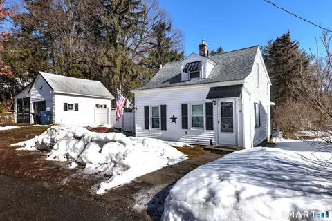 16 Smith St, Plymouth, CT 06786