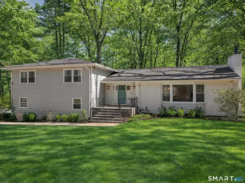 202 Fox Ridge Rd, Stamford, CT 06903