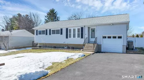 110 Meadow Lark Rd, Naugatuck, CT 06770