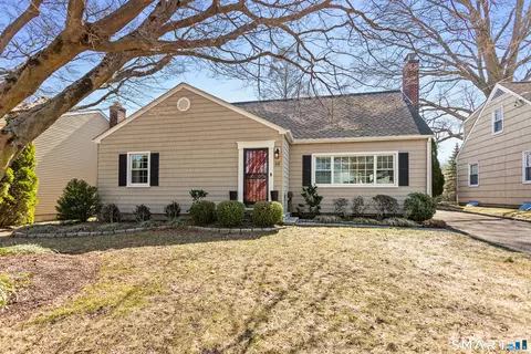 28 Crestview Ave, Stamford, CT 06907