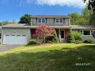 11 Williamsburg Dr, Orange, CT 06477