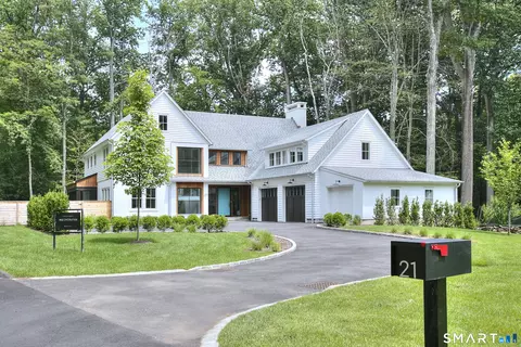 21 Lockwood Cir, Westport, CT 06880
