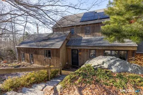 16 Navy Ln, Essex, CT 06426