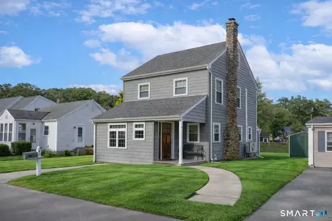 42 Waverly Rd, Branford, CT 06405