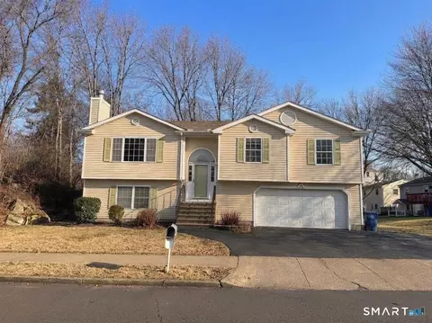 9 Sanford St, West Haven, CT 06516