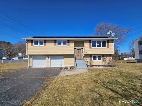 99 Elm Ridge Dr, Rocky Hill, CT 06067