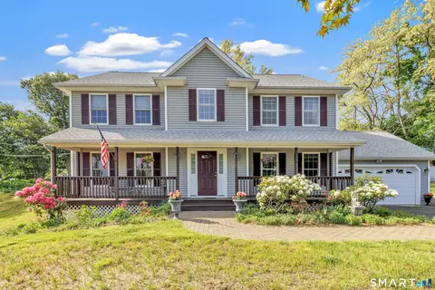 11 Jeanetti Dr, Derby, CT 06418