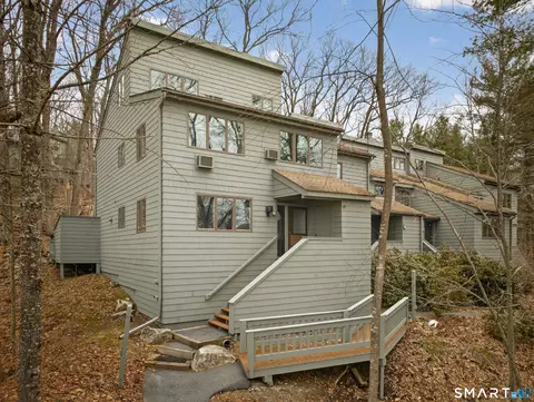 390 Trailsend Dr #390, Torrington, CT 06790