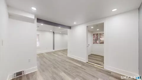 30 Pond St, Naugatuck, CT 06770