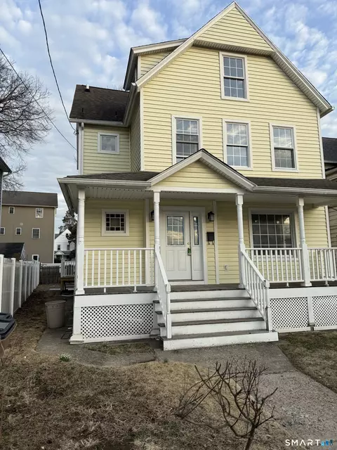 104 Maple Ave, Stamford, CT 06902