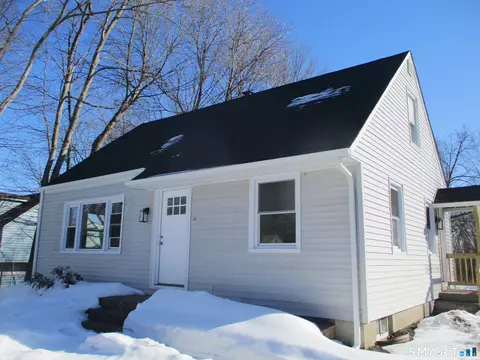 26 King Ct, Enfield, CT 06082