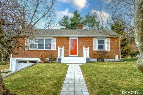 9 2nd Ave, Old Saybrook, CT 06475