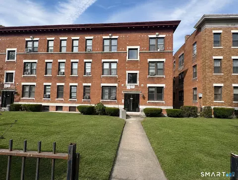 379 Woodland St #2C, Hartford, CT 06112